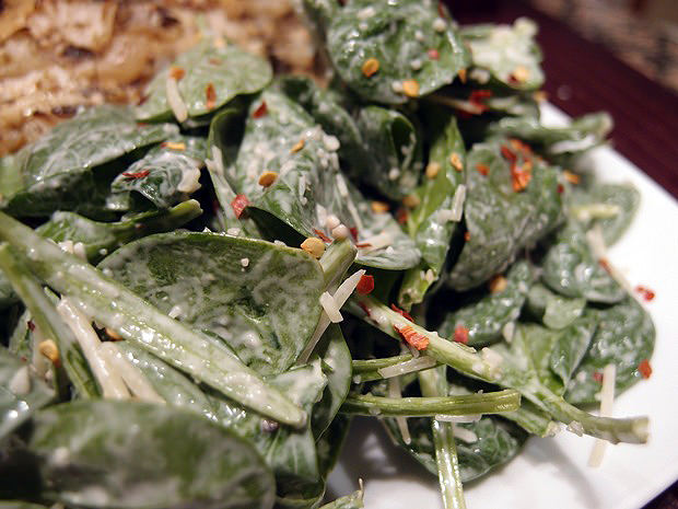 Red Pepper Spinach Salad - Shared via www.ruled.me