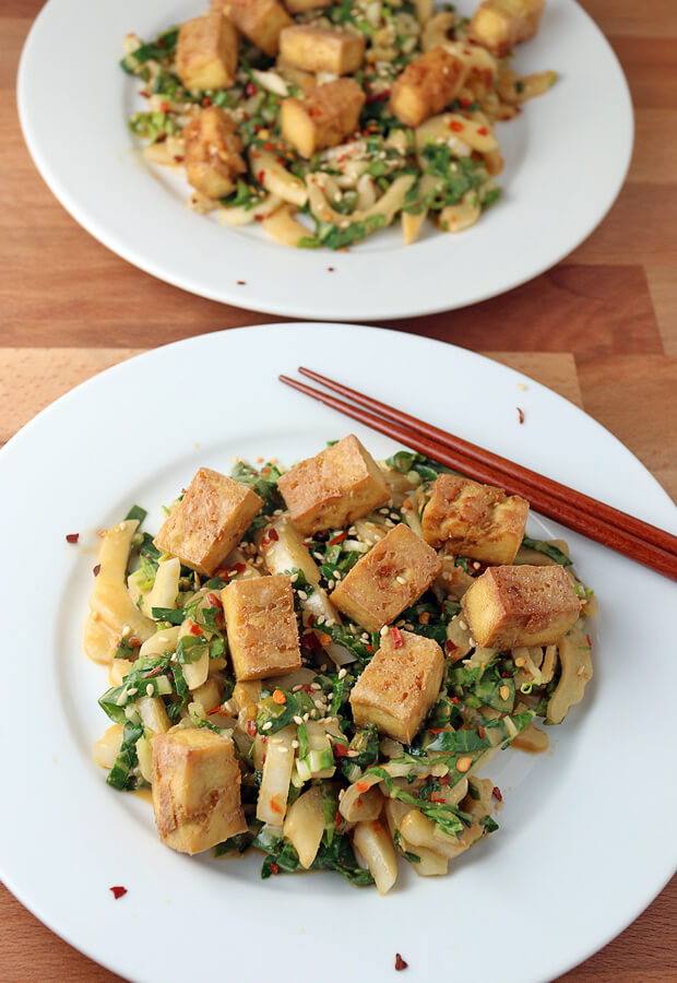 A crispy tofu and bok choy salad is a delicious #keto treat that anyone can make! Shared via www.ruled.me/