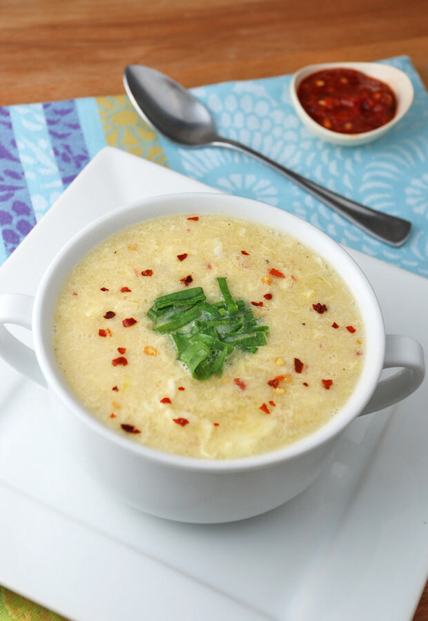 A super easy #keto meal made in only 5 minutes! Egg Drop Soup that's full of fat and flavor. Shared via www.ruled.me/