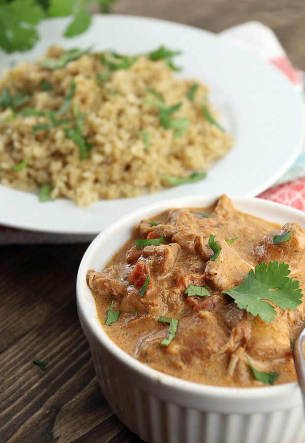 A super simple and delicious slow cooker keto chicken tikka masala that will be ready in only a few hours! Shared via //www.ruled.me/