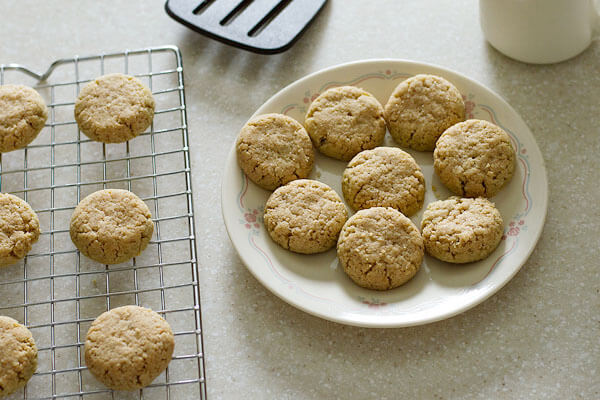 keto ginger snap cookies recipe