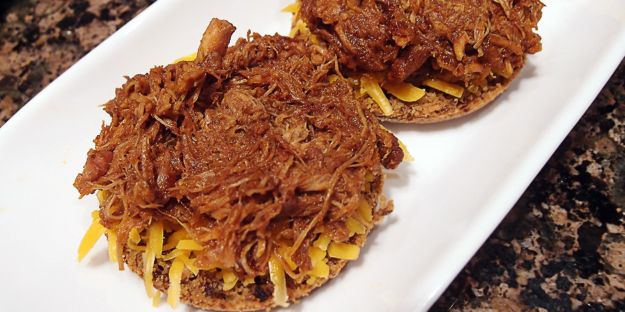 BBQ Pulled Chicken Sliders - Shared via www.ruled.me