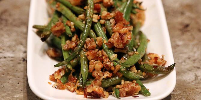 Roasted Pecan Green Beans - Ruled Me