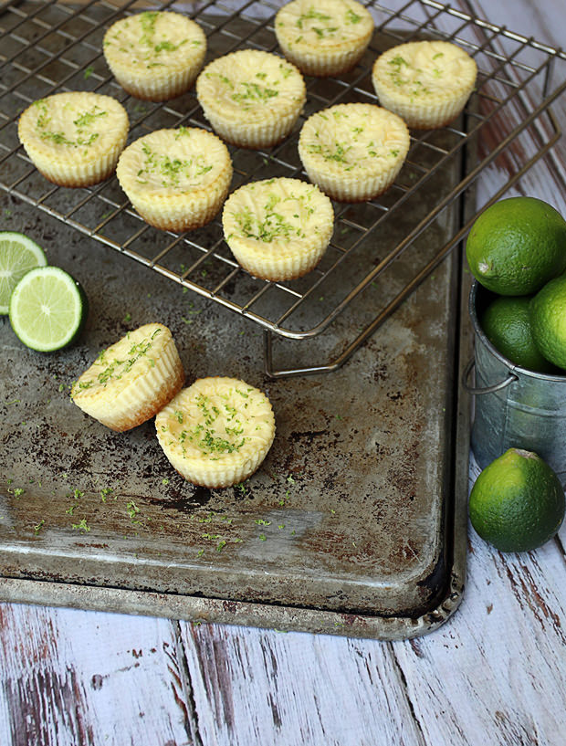 Low Carb Key Lime Cheesecakes | Shared via www.ruled.me
