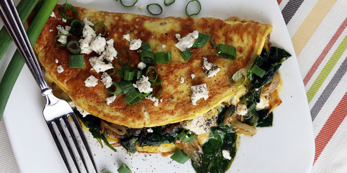 Keto Goat Cheese & Spinach Omelette Recipe [Easy & Quick]