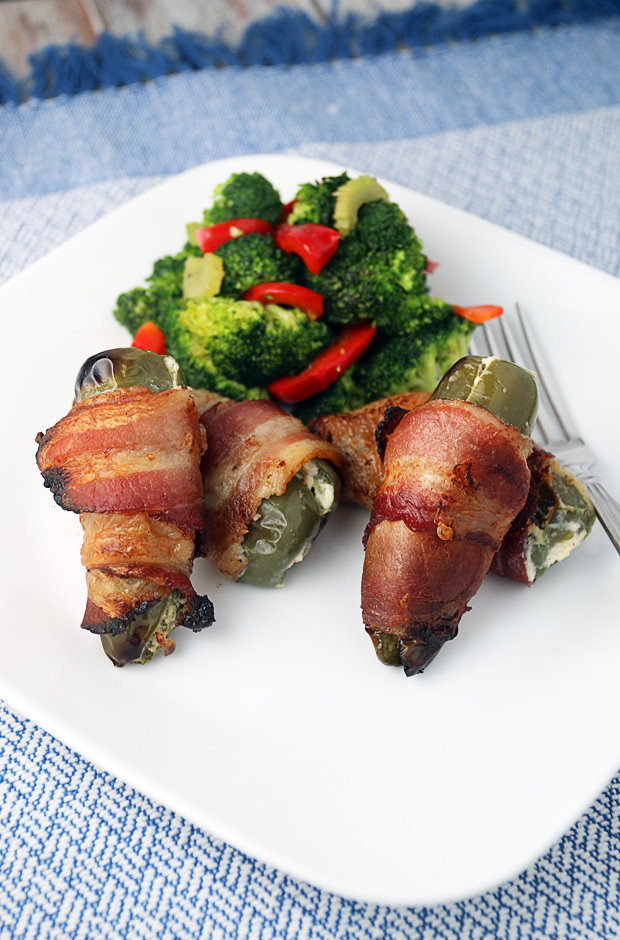 Spicy Jalapeno Poppers | Shared via www.ruled.me