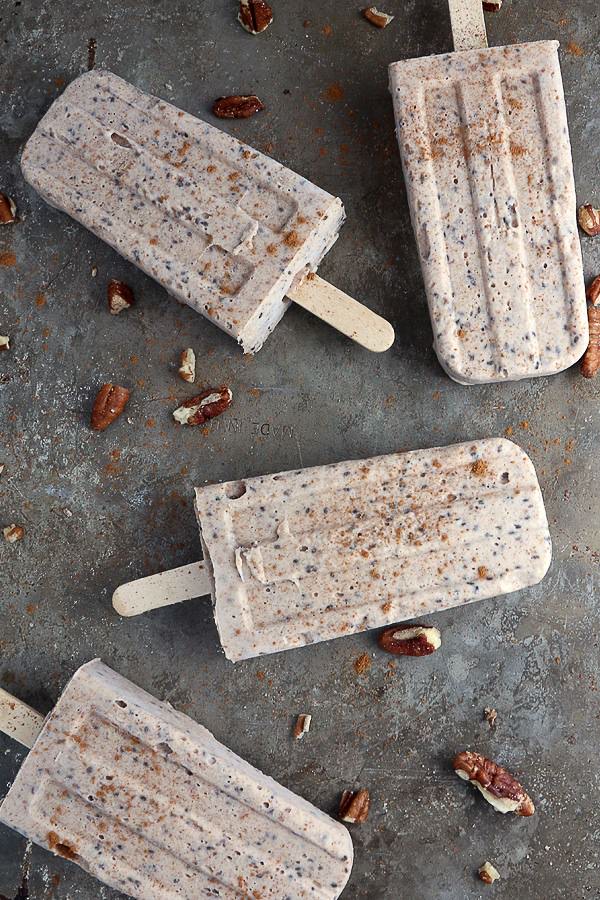 Cinnamon Roll Pudding Pops | Shared via www.ruled.me/