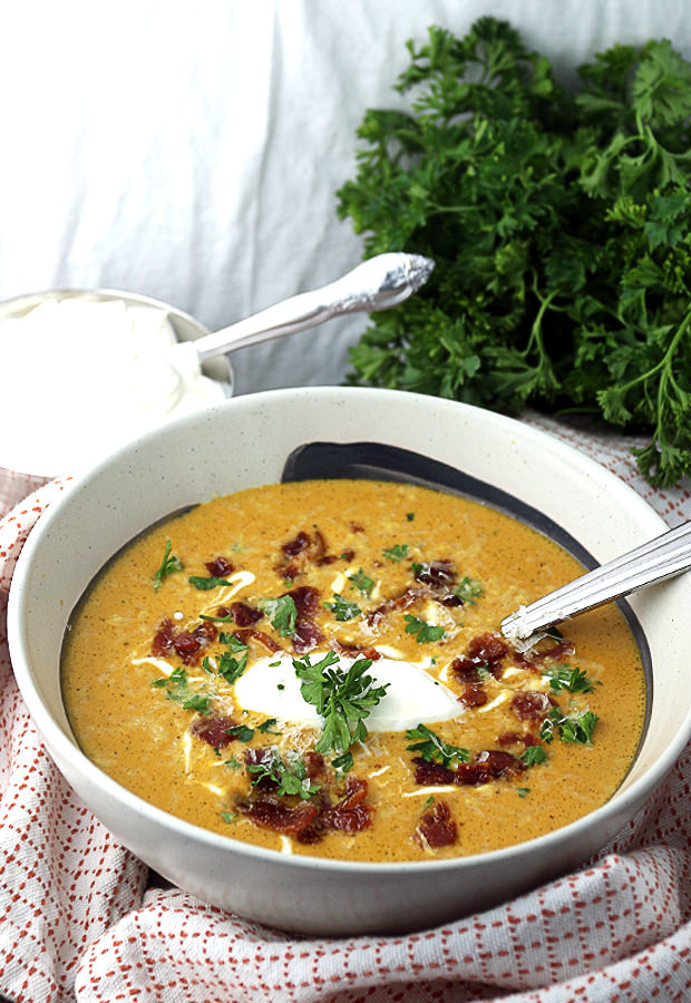 A hearty and delicious pumpkin soup for the low-carb Fall season! Shared via www.ruled.me/