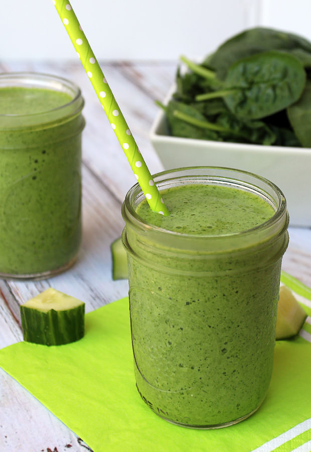 Refreshing and sweet Green Smoothie for #keto. Come have a glass! Shared via www.ruled.me/