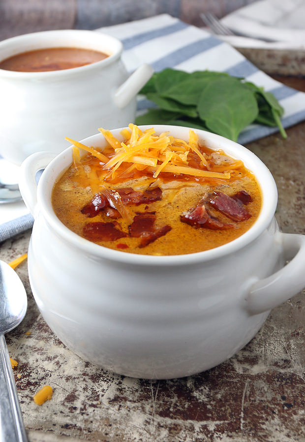 Warm yourself up in the cold with some delicious Bacon Cheeseburger Soup | Shared via www.ruled.me/