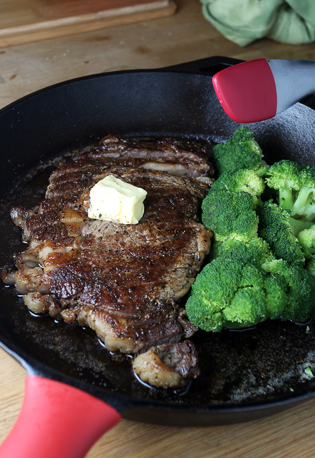 Learn how to cook the perfect ribeye steak! Shared via www.ruled.me/