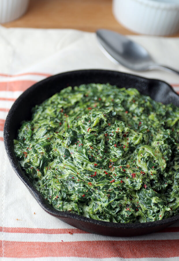 A super simple #keto creamed spinach recipe for those #lazy nights where you don't want to spend too much time cooking! Shared via www.ruled.me/