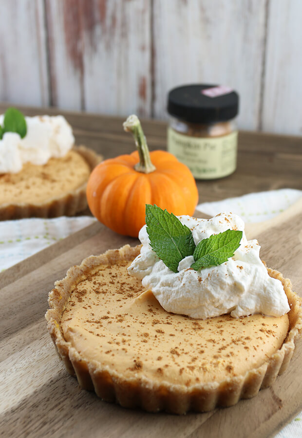 A delightfully easy no bake pumpkin cheesecake for #keto! Make in advance for your family get togethers, or freeze in portions to keep your sweet tooth at bay. Shared via //www.ruled.me/