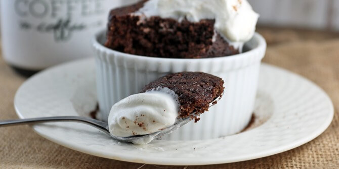 Keto Chocolate Mug Cake Recipes [Quick, Easy & Low Carb]