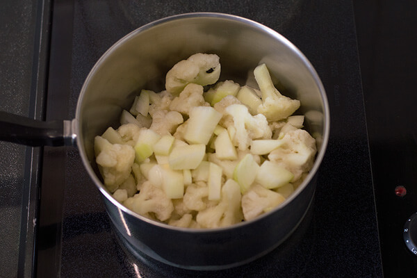 Cheesy Cauliflower Onion Dip
