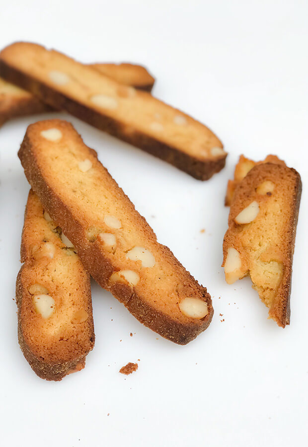 Speculoos and Macadamia Biscotti